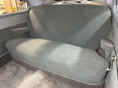 1947 Ford Super Deluxe