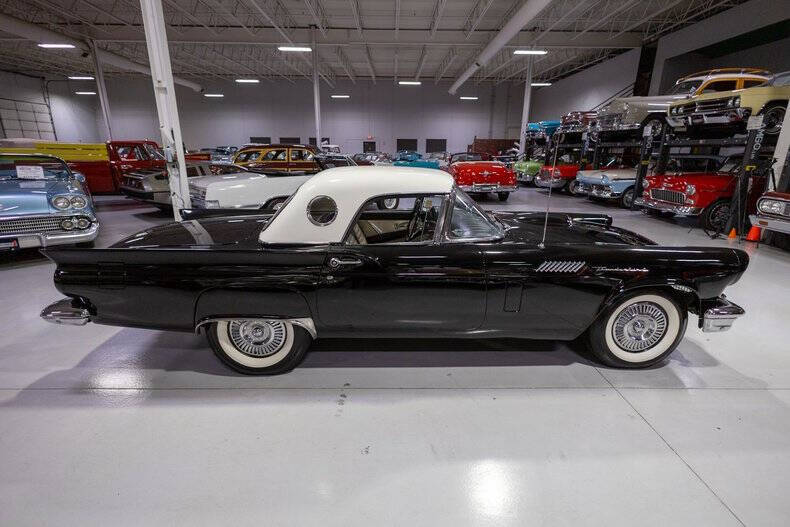 1957 Ford Thunderbird