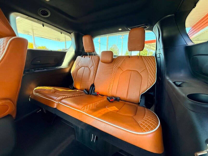 2025 Chrysler Pacifica Plug-In Hybrid Pinnacle