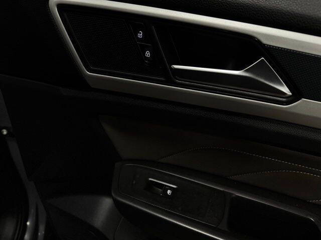 2022 Volkswagen Atlas Cross Sport V6 SEL R-Line 4Motion