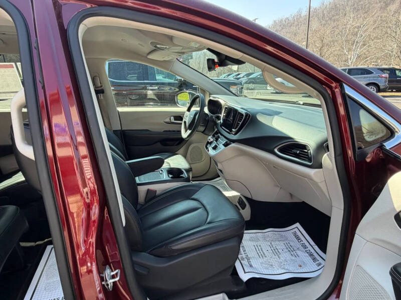2023 Chrysler Pacifica Touring L