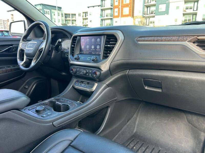 2022 GMC Acadia Denali