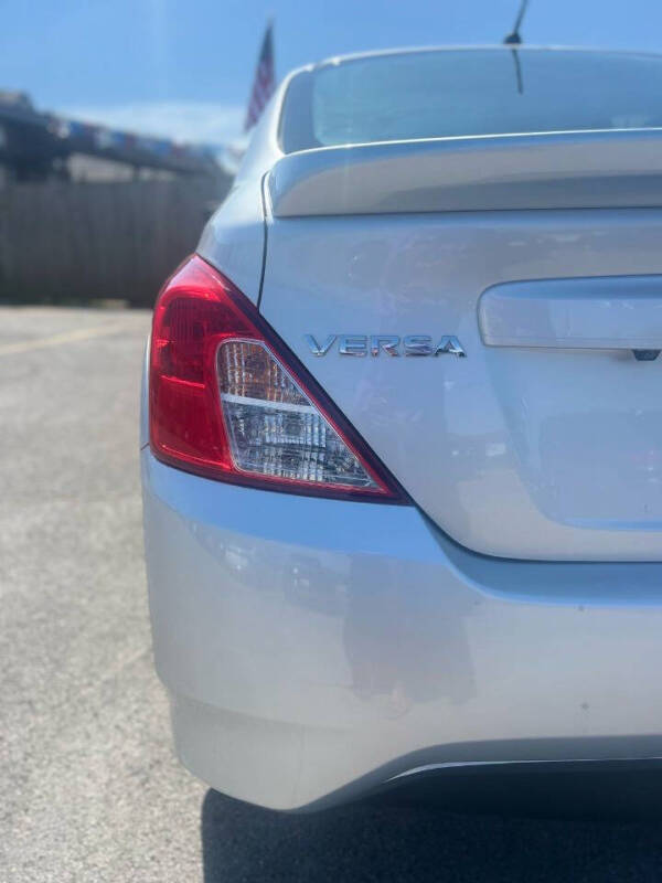 2018 Nissan Versa SV