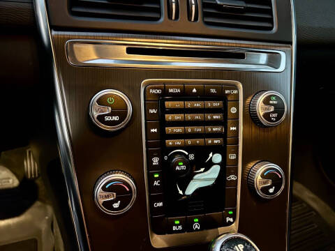 2016 Volvo XC60 T6 Drive-E