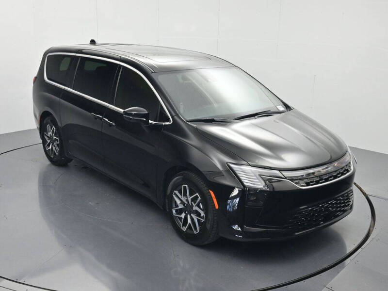 2027 Chrysler Pacifica Limited