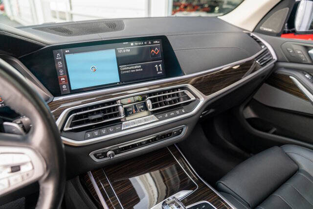 2019 BMW X7 18