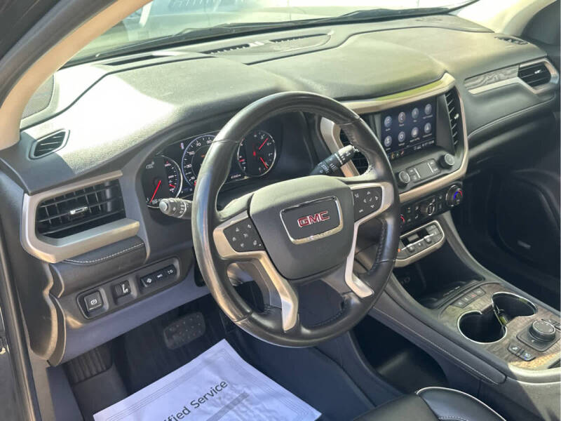 2020 GMC Acadia Denali