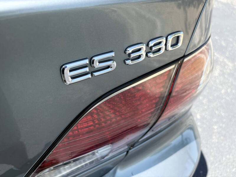 2004 Lexus ES 330