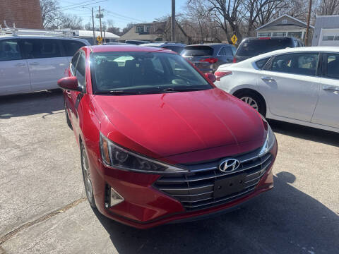 2019 Hyundai Elantra for sale at Best Deal Motors in Saint Charles MO