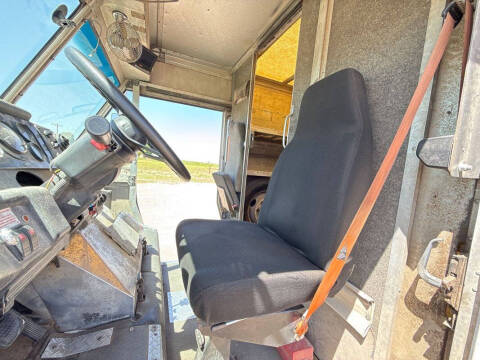 2000 Freightliner MT45 Chassis
