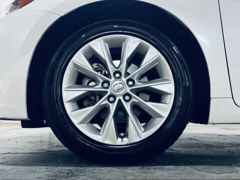 2015 Lexus ES 300h