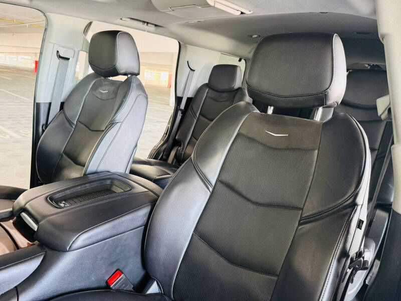 2019 Cadillac Escalade Luxury