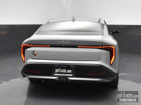 2025 Kia K4 EX