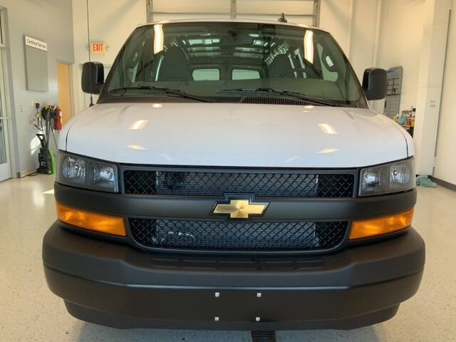2025 Chevrolet Express 3500