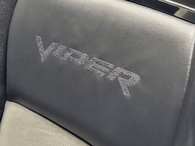 2005 Dodge Viper SRT-10