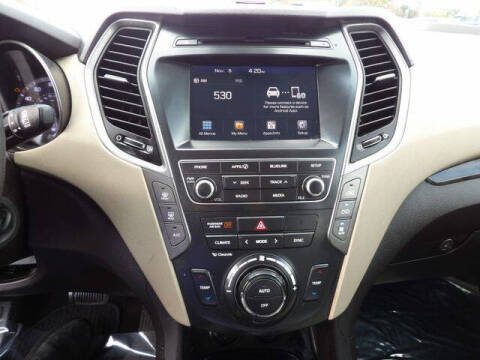 2017 Hyundai Santa Fe SE