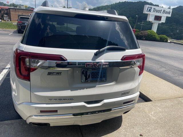 2022 GMC Acadia Denali