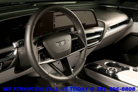 2024 Cadillac LYRIQ Luxury 1