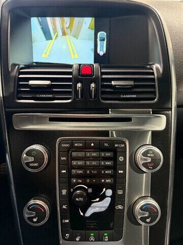 2017 Volvo XC60 T6 R-Design