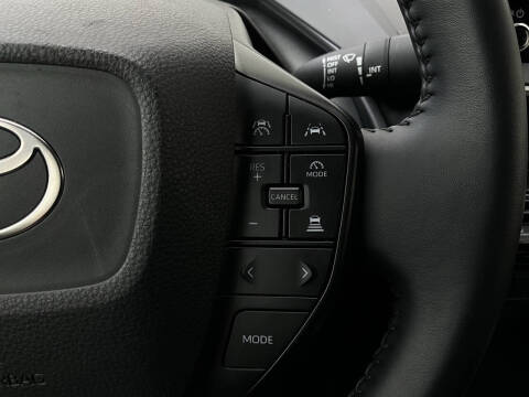 2025 Toyota Prius LE