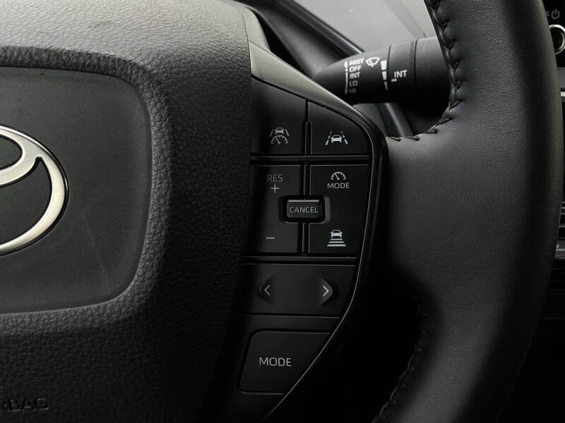 2025 Toyota Prius LE