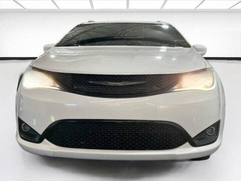 2020 Chrysler Pacifica Touring