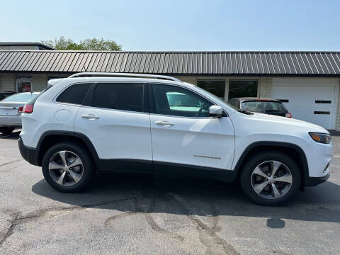 2019 Jeep Cherokee for sale at Reliable Auto LLC in Manchester NH