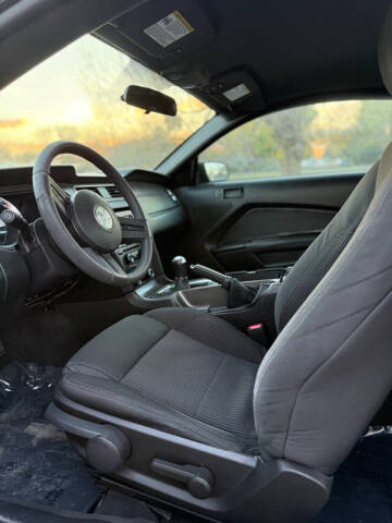 2011 Ford Mustang V6