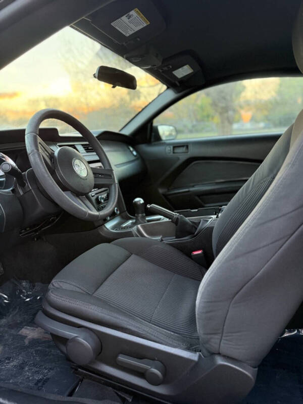 2011 Ford Mustang V6