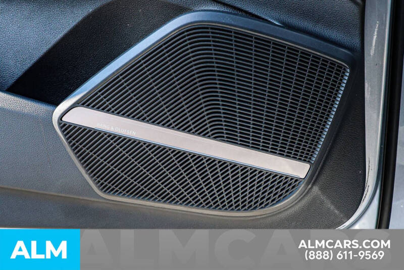 2022 Audi Q5 quattro Premium Plus 40 TFSI