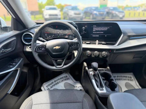 2025 Chevrolet Trax LS