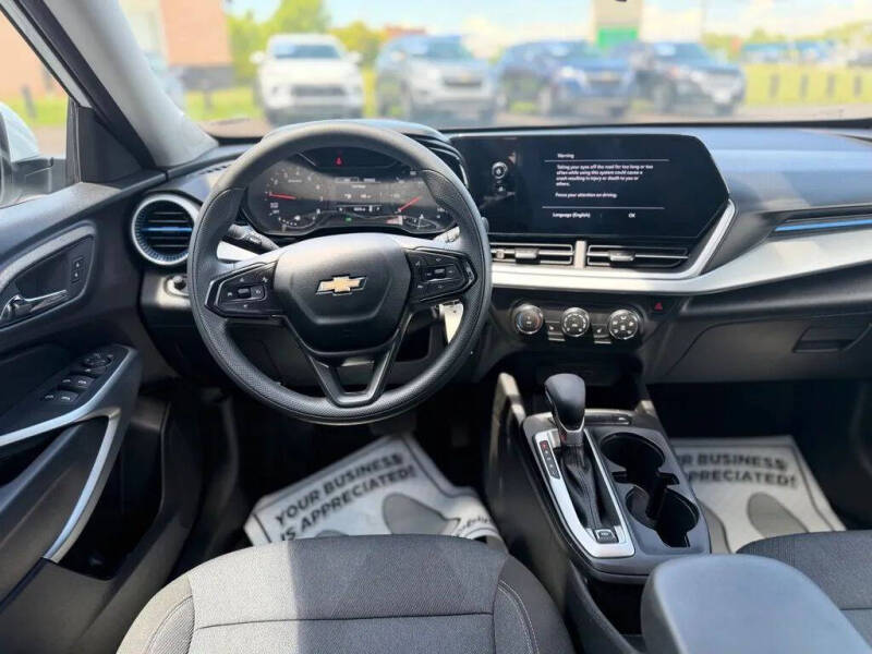 2025 Chevrolet Trax LS