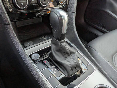 2021 Volkswagen Passat R-Line