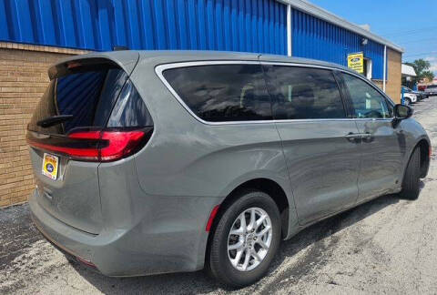 2023 Chrysler Pacifica Touring L