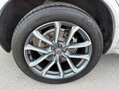 2017 Volvo XC90 T6 Momentum