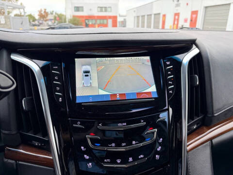 2018 Cadillac Escalade ESV Luxury