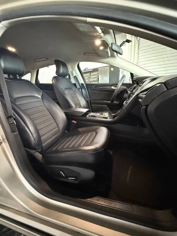 2018 Ford Fusion Hybrid SE