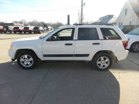 2006 Jeep Grand Cherokee for sale at WAYNE HALL CHRYSLER JEEP DODGE in Anamosa IA