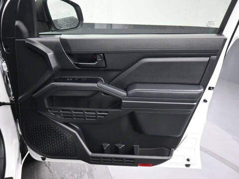 2025 Toyota Tacoma SR