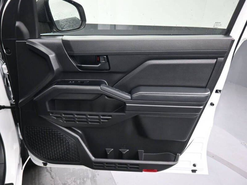 2025 Toyota Tacoma SR