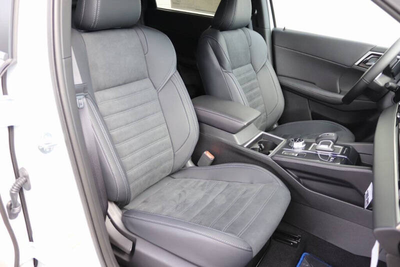 2025 Mitsubishi Outlander PHEV SE