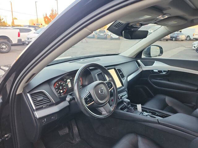 2016 Volvo XC90 T5 Momentum