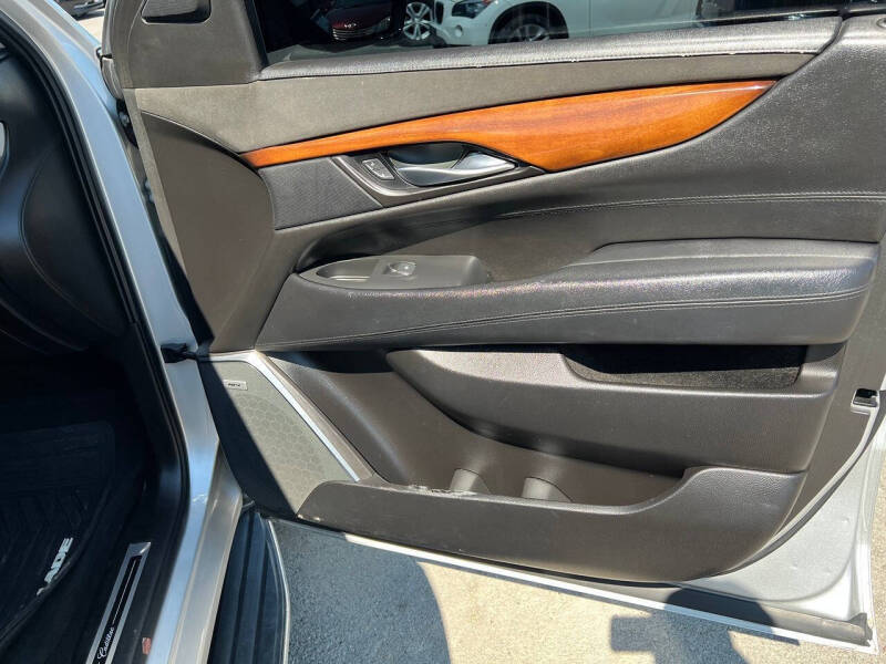 2016 Cadillac Escalade Luxury Collection