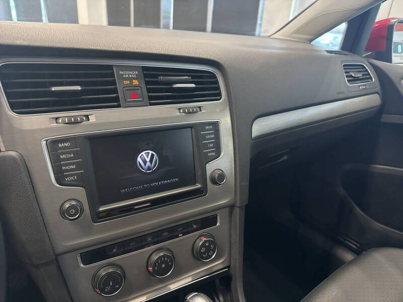 2017 Volkswagen Golf TSI Wolfsburg Edition
