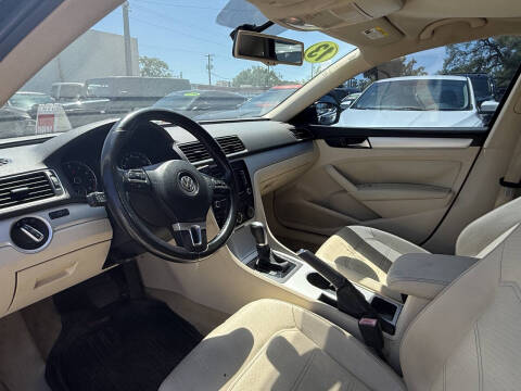 2013 Volkswagen Passat SE PZEV