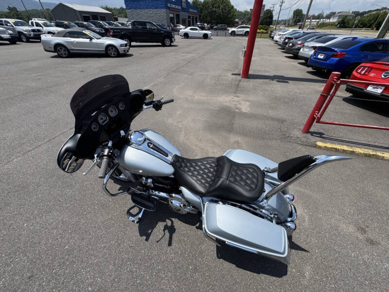 2023 Harley-Davidson Street Glide