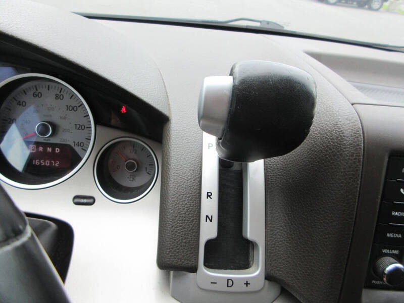 2012 Volkswagen Routan SE