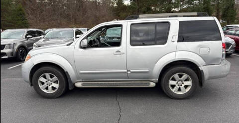 2011 Nissan Pathfinder LE