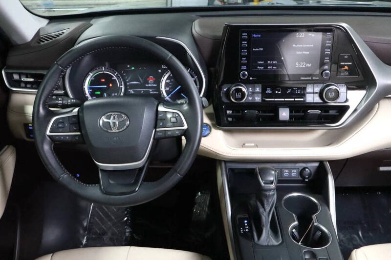 2022 Toyota Highlander Hybrid XLE