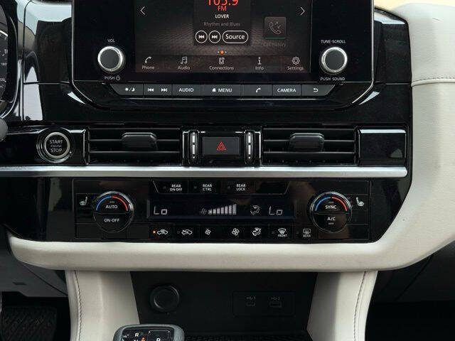 2022 Nissan Pathfinder SV